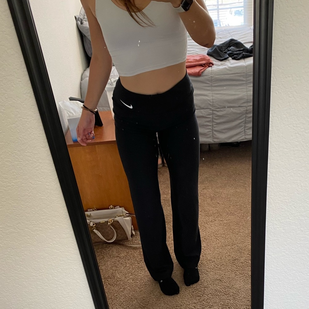 NIKE FLARE LEGGING